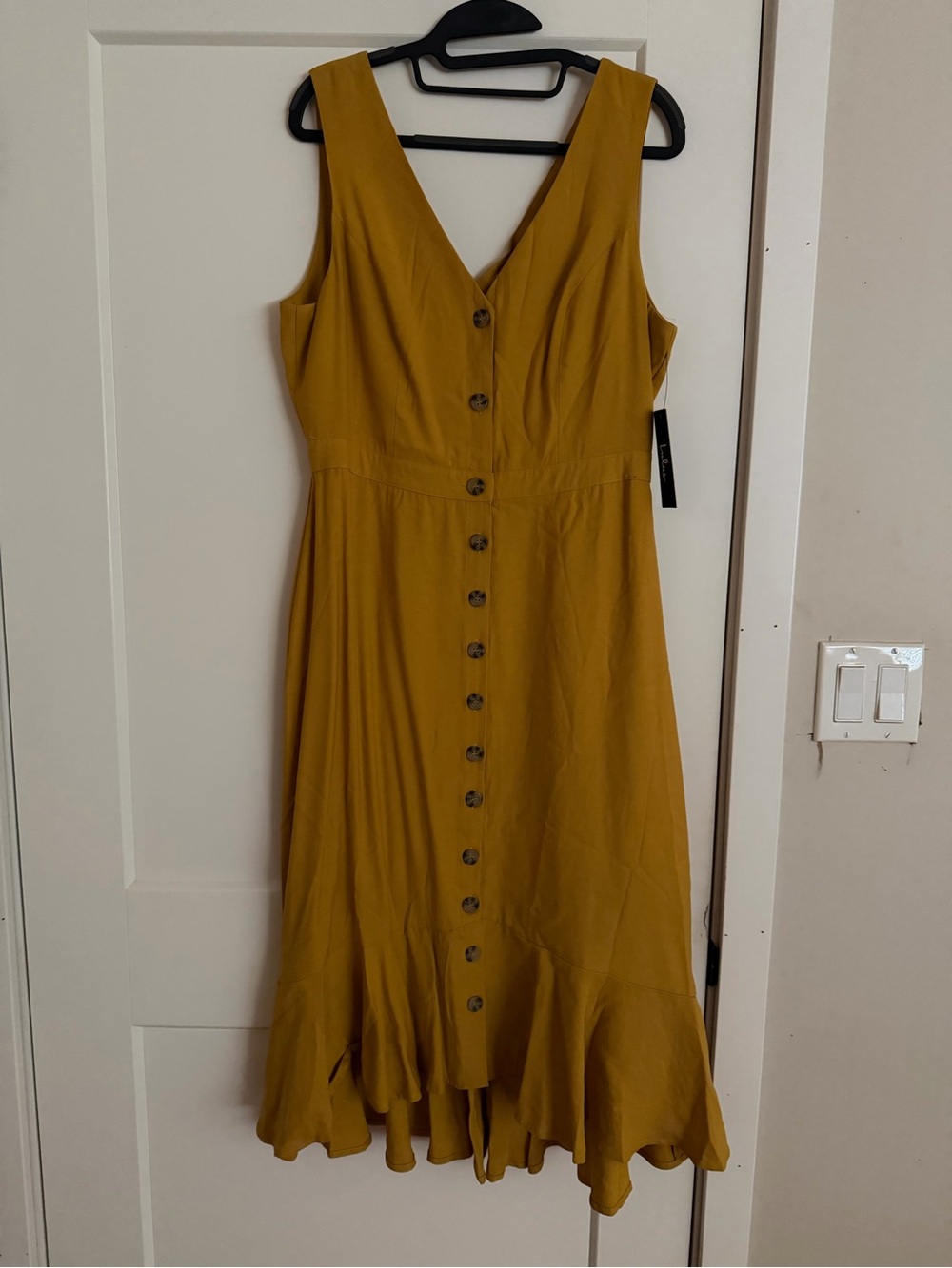 Lulu’s Sleeveless Button-Front Midi Dress - NEW - mustard yellow